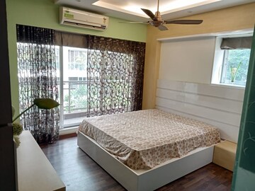 Bedroom in 4 BHK Apartment at Elizabeth Home, Santacruz West – for Rent