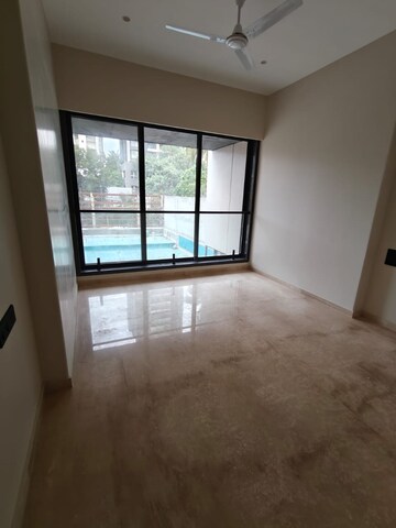 Room in 2 BHK Apartment at Seasons Trimurti, Santacruz West – for Rent