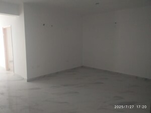 Room in 3 BHK Apartment at Gola Road – for Sale