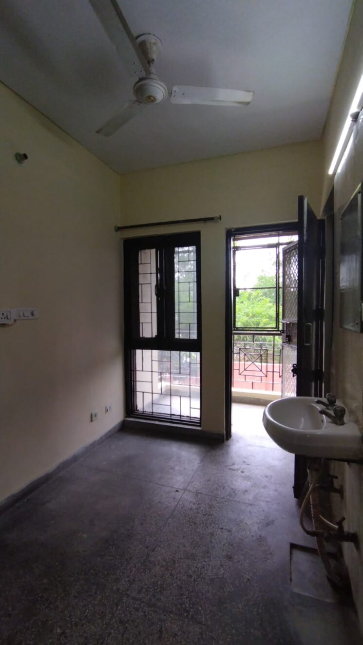 Room, sarita-vihar-pocket-c-rwa 1 Bedroom 516 Sq.Ft. Apartment In Sarita Vihar Delhi 9032245