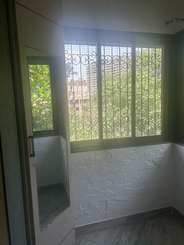 Room in 2 BHK Apartment at Hibiscus CHS Versova, Versova – for Rent