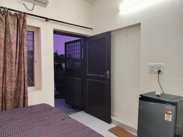 Bedroom in 1 RK Apartment at Sarita Vihar Pocket-C RWA, Sarita Vihar – for Rent