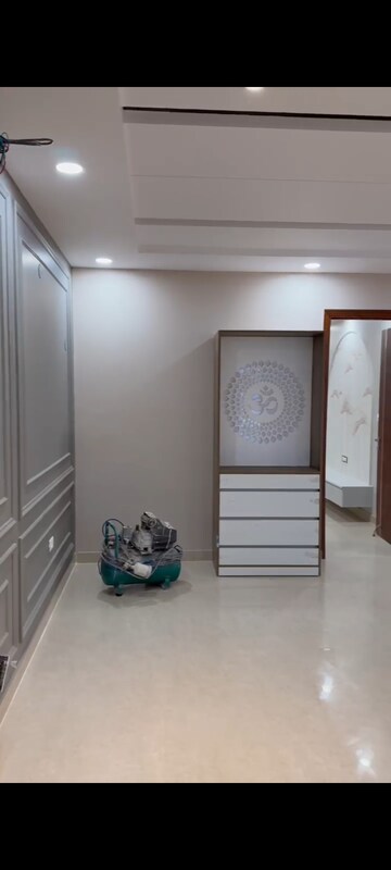 Living Room in 5 BHK Builder Floor at Sector 89 – for Sale