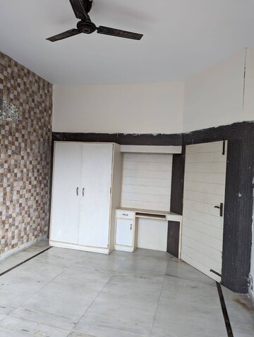 Room in 6+ BHK Independent House at Central Derabassi – for Sale