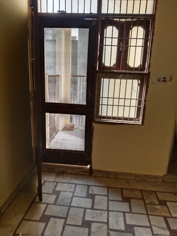  1.5 BHK Builder Floor at Sector 13 – for Rent