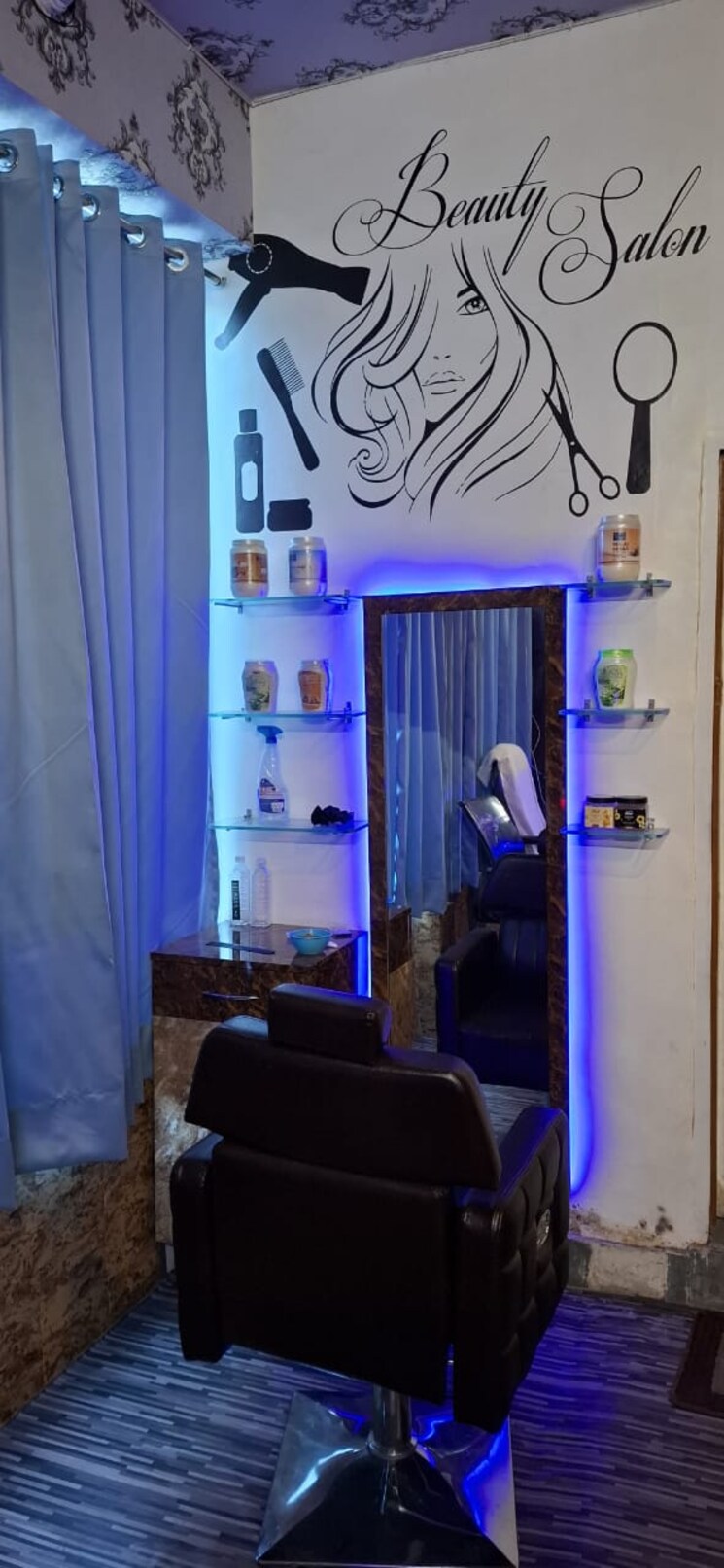 Living Room, aarohi-sahara-plaza-extension Commercial Office Space 800 Sq.Ft. In Vikash Khand Lucknow 9032299