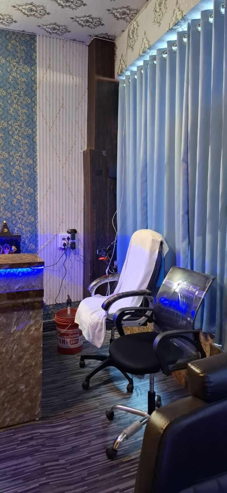 Living Room, aarohi-sahara-plaza-extension Commercial Office Space 800 Sq.Ft. In Vikash Khand Lucknow 9032299