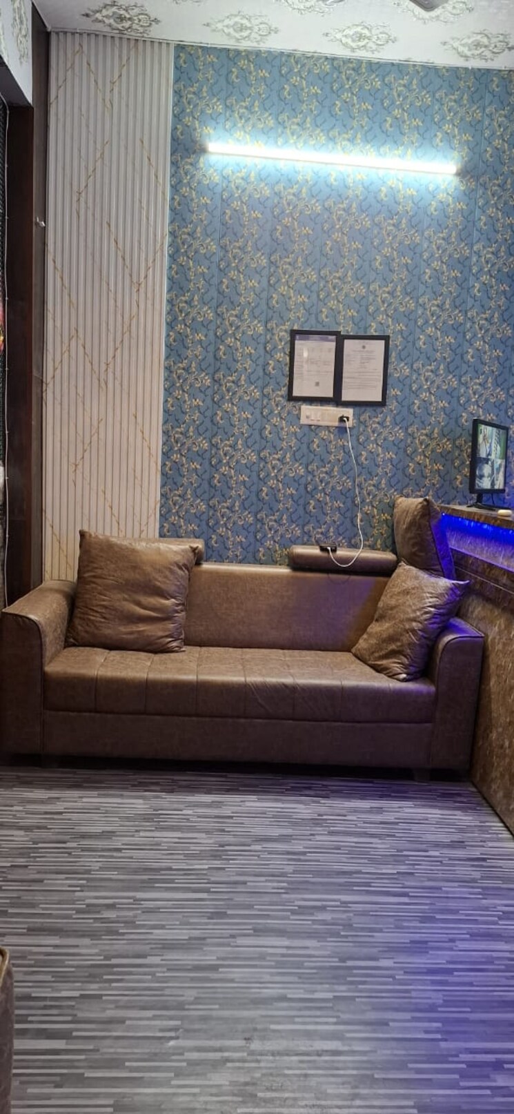 Living Room, aarohi-sahara-plaza-extension Commercial Office Space 800 Sq.Ft. In Vikash Khand Lucknow 9032299