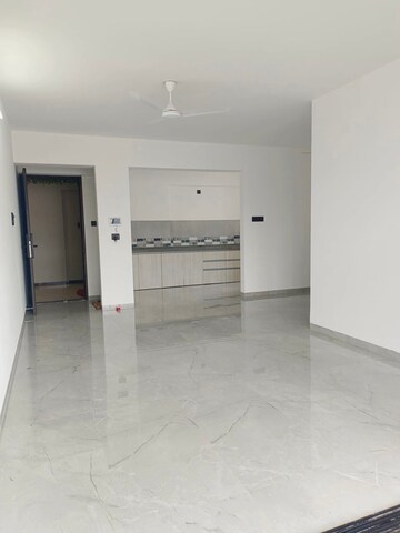 Room in 2 BHK Apartment at Unique Youtopia, Kharadi – for Rent