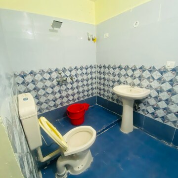 Attached Bathroom in  Pg at Vineet Khand – for Rent