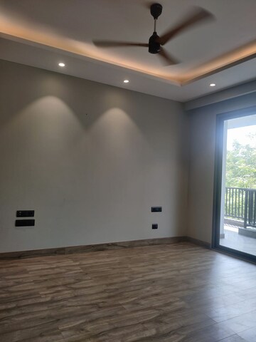 Room in 3 BHK Builder Floor at Sector 51 – for Rent