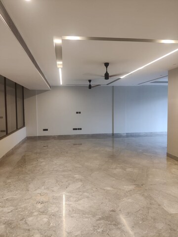 Room in 3 BHK Builder Floor at Sector 51 – for Rent