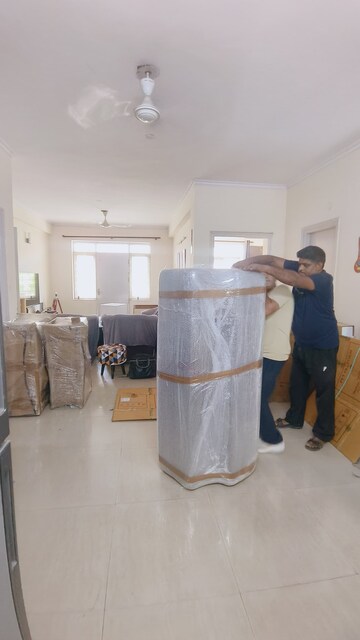 Room in 2 BHK Builder Floor at Sector 51 – for Rent