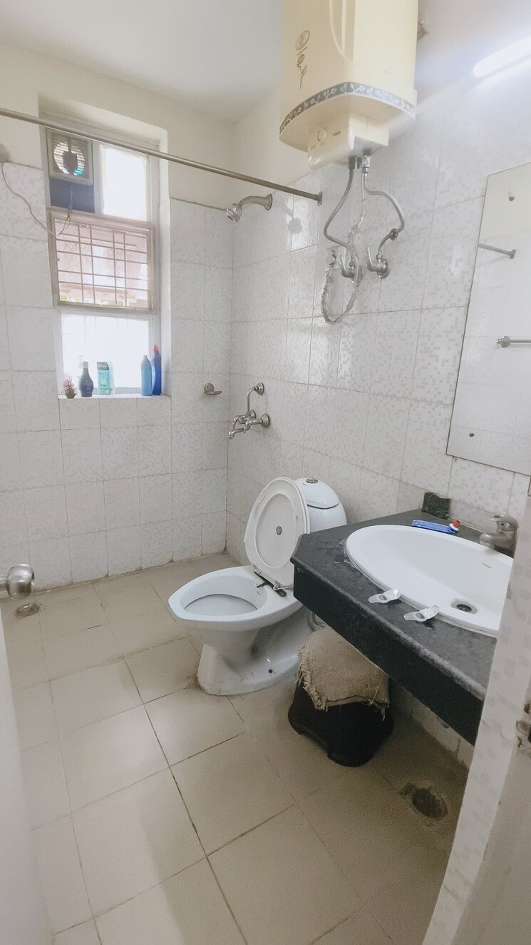 Bathroom, sector 51 2 Bedroom 1500 Sq.Ft. Builder Floor In Sector 51 Gurgaon 9032343