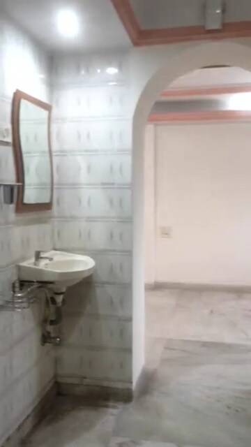 Bathroom in 1 BHK Apartment at Chadda Crescent, Vashi Sector 17 – for Rent