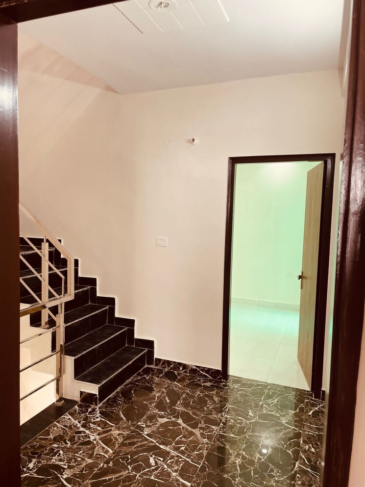 undefined, sector 10 greater noida 3 Bedroom 1695 Sq.Ft. Villa In Sector 10 Greater Noida Greater Noida 9032379