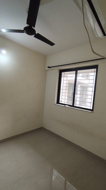 Room in 2 BHK Apartment at Lodha Lakeshore Greens, Dombivli East – for Rent