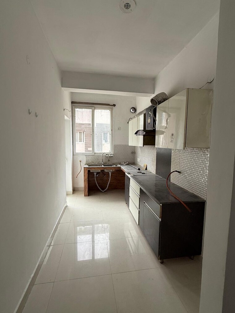 Kitchen, vip road 3 Bedroom 117 Sq.Yd. Apartment In Vip Road Zirakpur 9032410