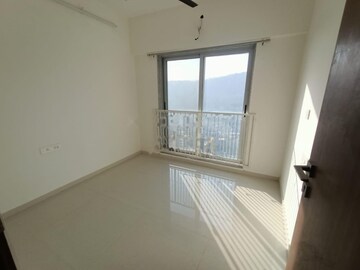 Room in 2 BHK Apartment at Mayfair The View, Vikhroli West – for Rent