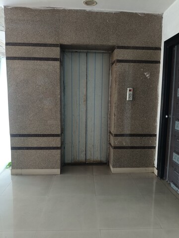   Showroom at Lake Town – for Rent
