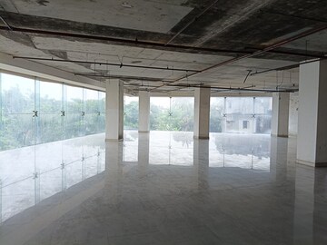  Showroom – Exterior View View at Lake Town - for Rent