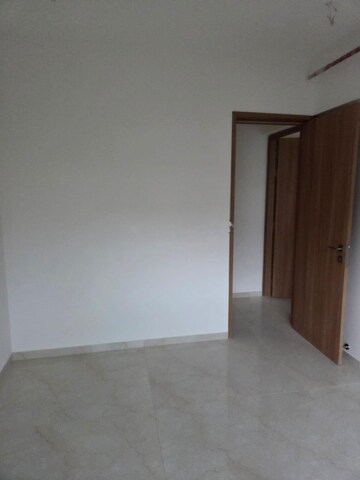 Room in 3 BHK Apartment at Godrej Urban Park, Chandivali – for Rent