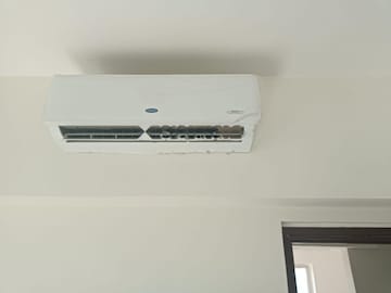 Furnished Amenities in 2 BHK Apartment at Omkar Signet, Malad East – for Rent