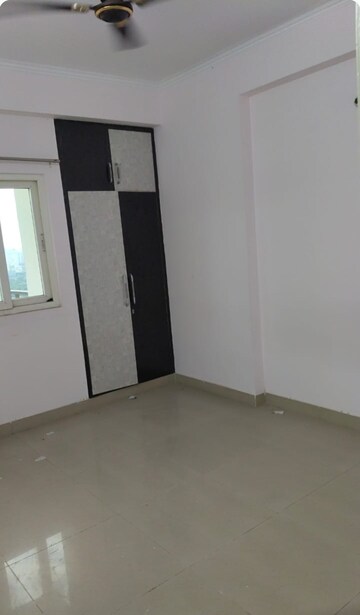 Room in 2 BHK Apartment at Saviour Green Arch, Tech Zone 4 Greater Noida – for Rent