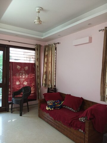 Bedroom in 2 BHK Builder Floor at Sector 45 – for Rent