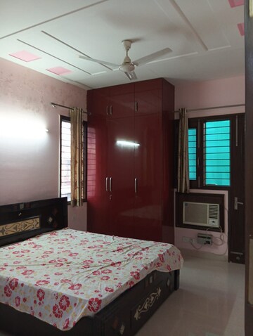 Bedroom in 2 BHK Builder Floor at Sector 45 – for Rent