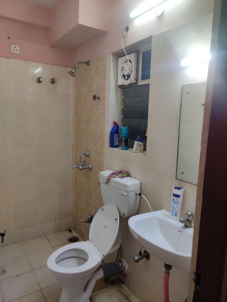 Bathroom, dream-residency-manor 3 Bedroom 1325 Sq.Ft. Apartment In Rajarhat Kolkata 9032605