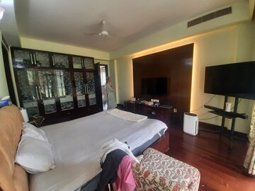 Bedroom in 4 BHK Apartment at Jaypee Greens The Castille, Jaypee Greens – for Sale