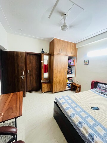 Bedroom in 2 BHK Builder Floor at Sector 46 – for Rent