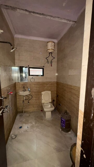 Master Bedroom in 1 RK Builder Floor at West Patel Nagar – for Rent