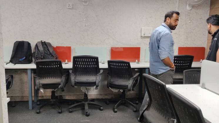 Living Room, sector 2 Commercial Office Space 650 Sq.Ft. In Sector 2 Noida 9031954