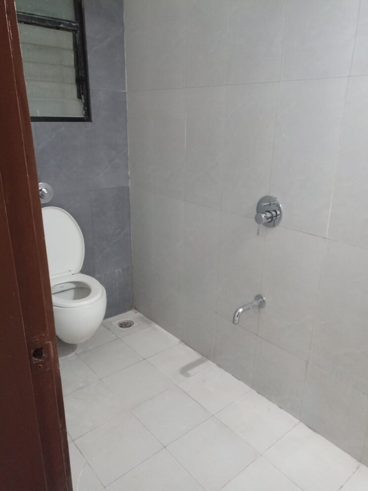 Attached Bathroom, erandwane 2 Bedroom 950 Sq.Ft. Apartment In Erandwane Pune 9032682