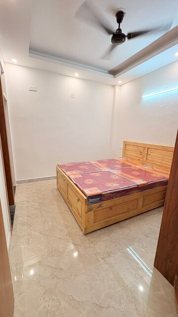 Bedroom in 1 BHK Builder Floor at Sector 40 – for Rent