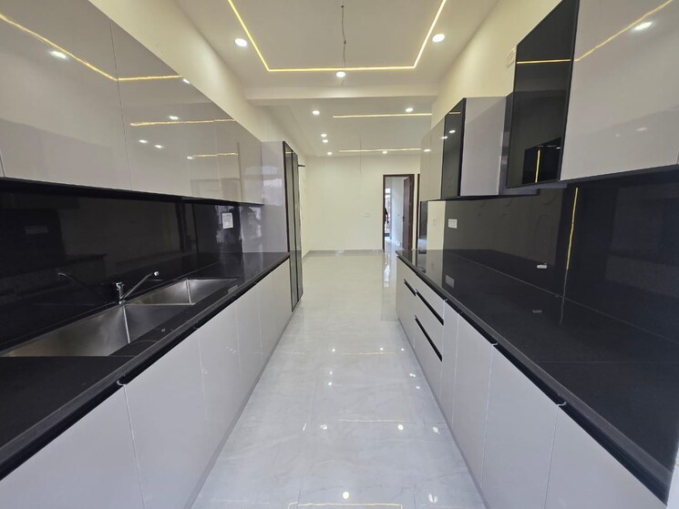 Kitchen, pir machalla 3 Bedroom 132 Sq.Yd. Apartment In Pir Machalla Zirakpur 9032752