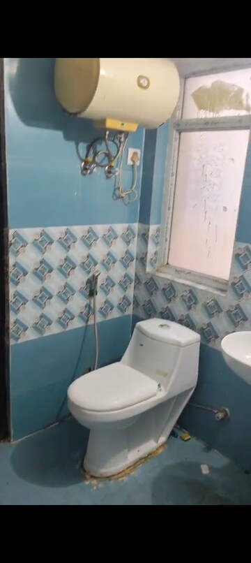 Bathroom in 3.5 BHK Apartment at Aarcity Regency Park, Sector 16c Greater Noida – for Rent