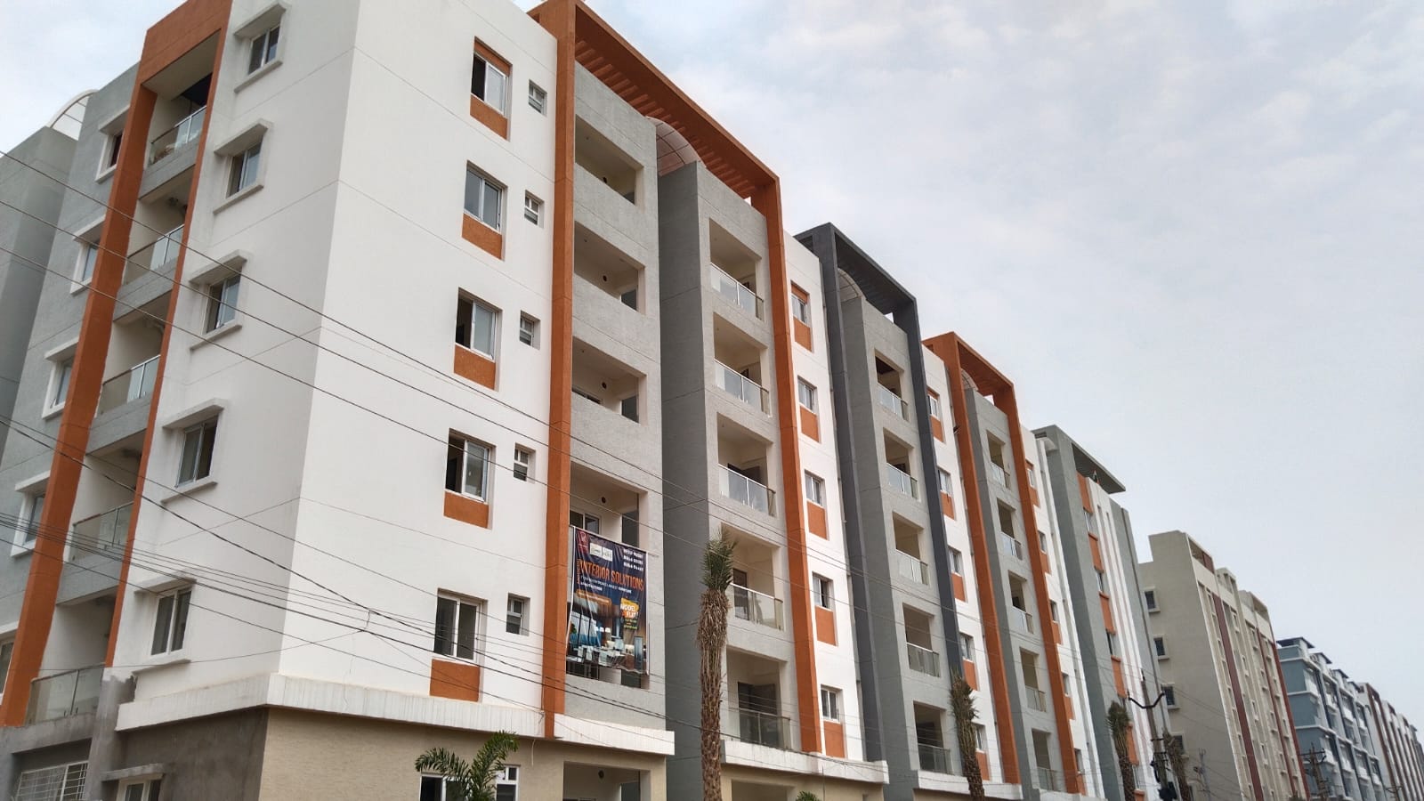 2.5 BHK Apartment For Sale in Dinesh Auric