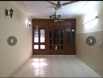 Room in 2 BHK Builder Floor at Rohini Sector 8 – for Rent