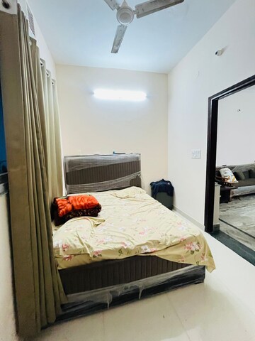 Bedroom in 1 BHK Builder Floor at Sector 40 – for Rent