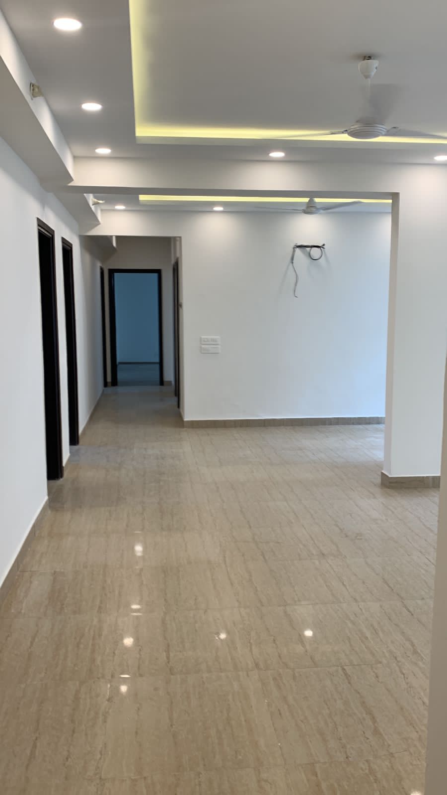 4 BHK + Servant Room,Extra Room Apartment For Rent in 3C Lotus 300