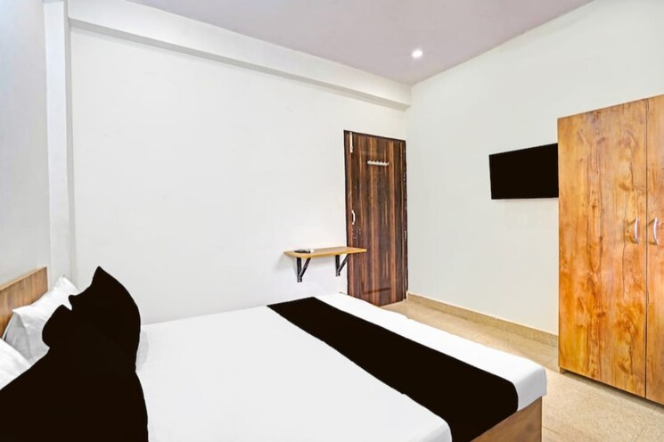 Room, sushant lok i 1 RK 300 Sq.Ft. Builder Floor In Sushant Lok I Gurgaon 9032779