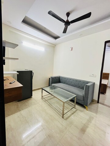 Team Area in 1 BHK Builder Floor at Sector 40 – for Rent