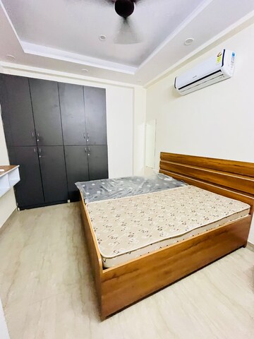 Bedroom in 1 BHK Builder Floor at Sector 40 – for Rent