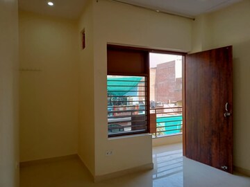 Room in 2 BHK Builder Floor at Sector 8 – for Sale