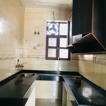 Kitchen in 1.5 BHK Villa at Sector 23 – for Rent