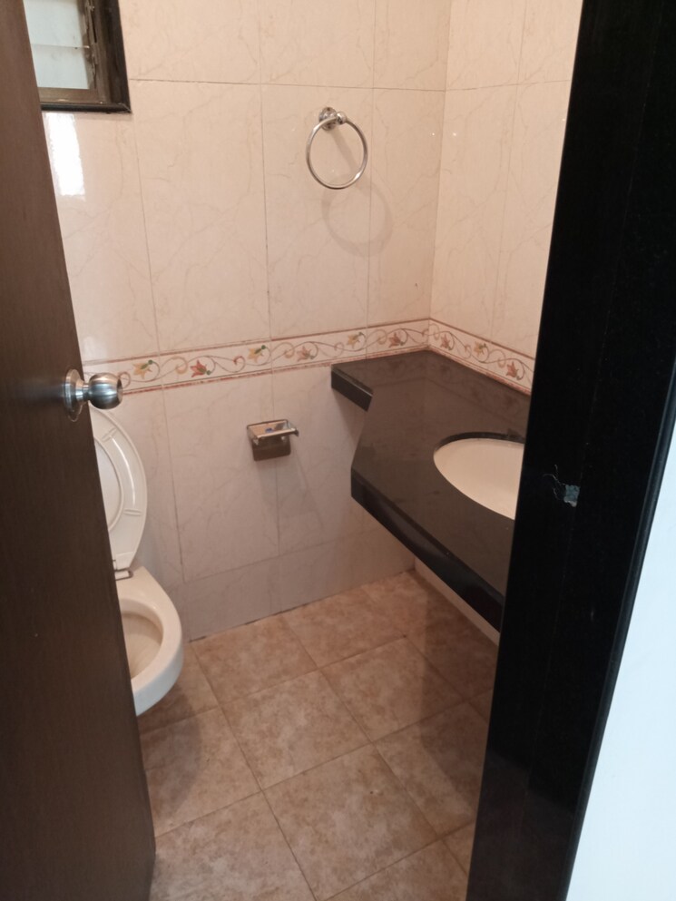 Bathroom, lake-home 2 Bedroom 985 Sq.Ft. Apartment In Powai Mumbai 9032872