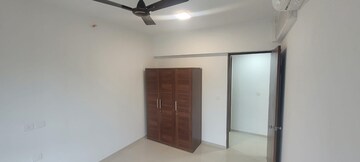 Room in 3 BHK Apartment at Kalpataru The Sunrise, Kolshet Road – for Rent